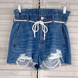 AMERICAN EAGLE Denim Mom Short Super High Rise Paperbag Waist Distressed-6/28W